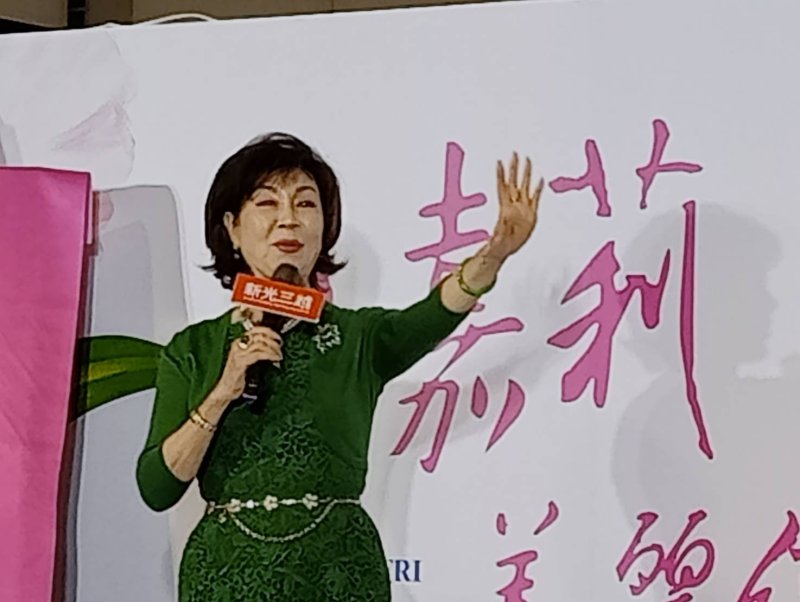 白嘉莉美麗傳奇藝術展 集結40多年來創作展出71幅創作 新光三越高雄左營店10／3登場 