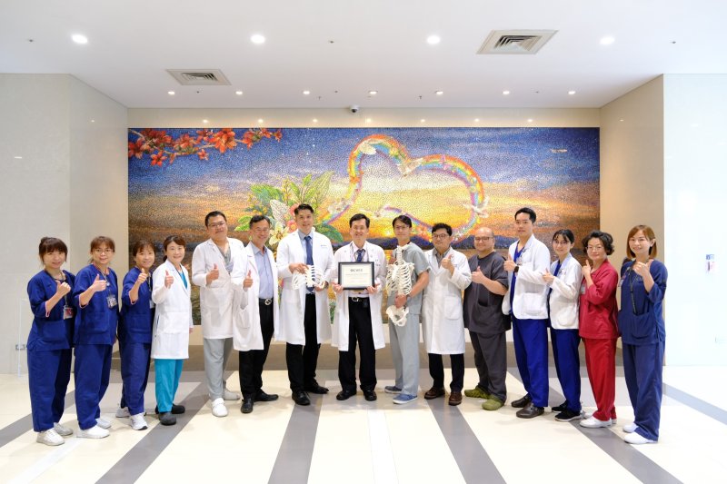 台灣醫療站上國際！小港醫院微創肋骨骨折團隊　取得 CWIS 亞洲首家合作認證