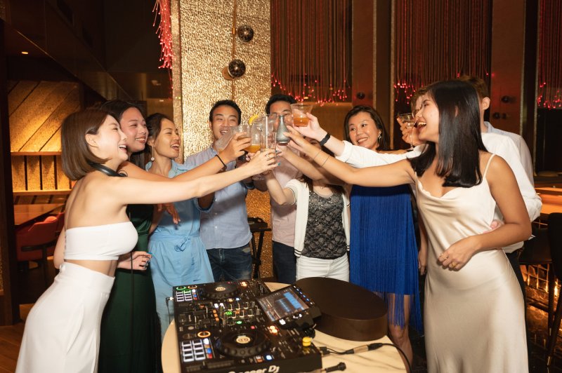 高雄洲際酒店一站式跨年餐飲全攻略 義式海陸饗宴、法國香檳暢飲到電音派對節奏 邀您優雅迎接2026