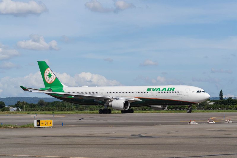 Hello Kitty A321粉萌機重返南部天空 長榮航空佈局南臺灣放大機型以A330客機營運高雄至東京、澳門、上海航線
