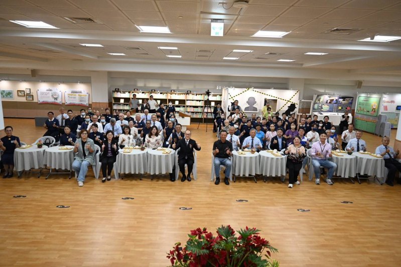 科學與人文交織的溫度 「黏TT工廠事件簿」特展鳳山靜思堂溫暖啟航
