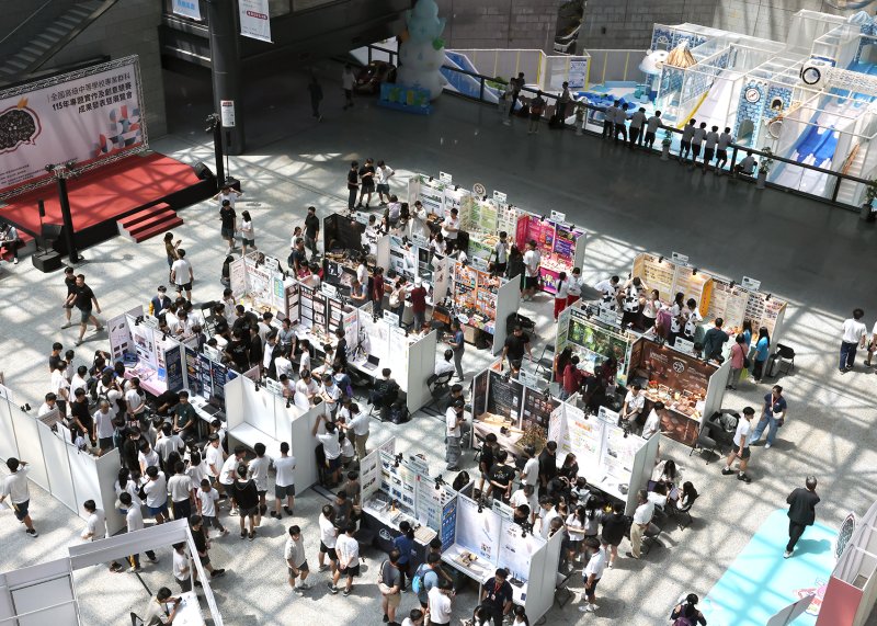 全國高級中等學校專業群科專題實作及創意競賽優良作品展