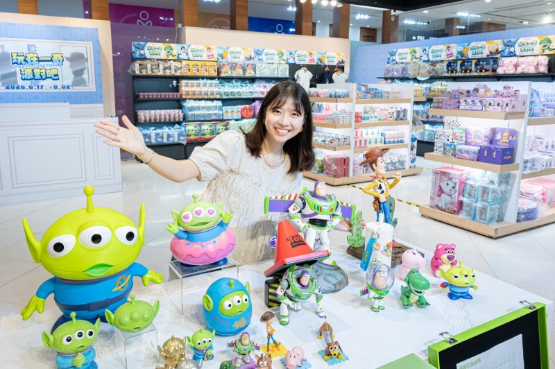  夢時代《玩在一奇派對吧快閃店》即日起盛大登場！ 五大人氣IP拍照區一次蒐集 打造最萌電影派對