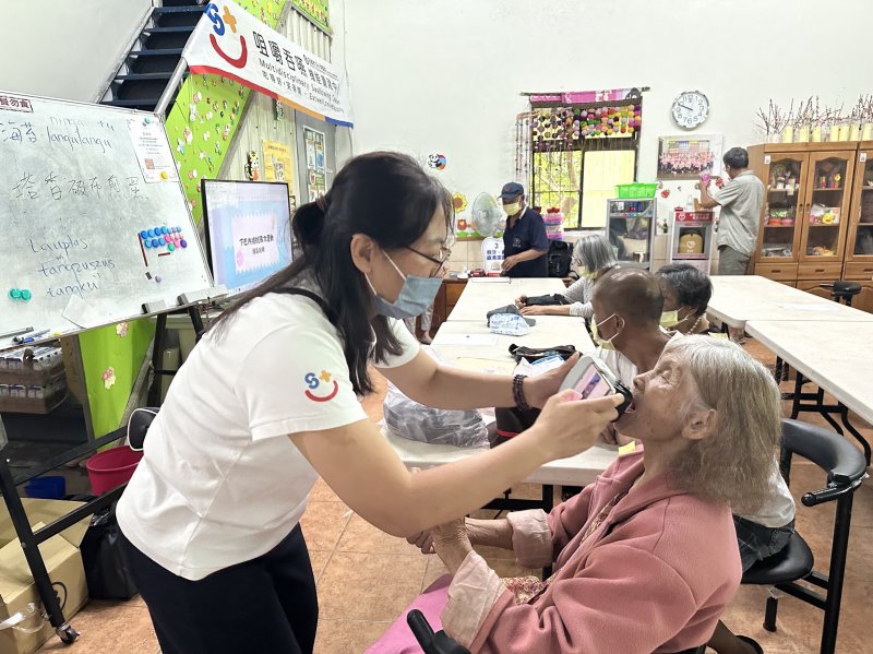 健康送進部落！小港醫院深入那瑪夏 守護原鄉長者咀嚼吞嚥健康