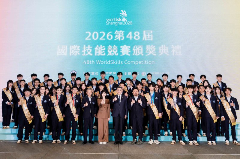 技能國手閃耀世界！臺灣勇奪全球第3　卓榮泰院長親頒獎座　肯定3金3銀7銅30優勝亮眼佳績