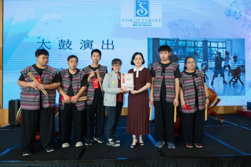 高雄市國際蘭馨交流協會傳遞愛與關懷　捐助15萬元支持飛揚天使莊園