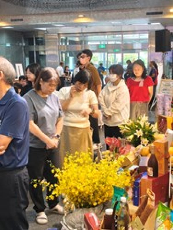 本市攤位深獲民眾喜愛 本市攤位深獲民眾喜愛