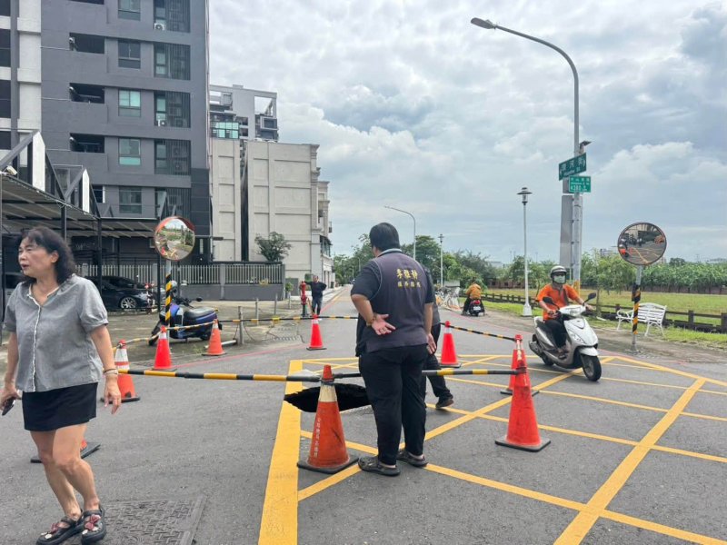 李雅靜也呼籲,市府應立即向中央爭取支援 李雅靜也呼籲,市府應立即向中央爭取支援