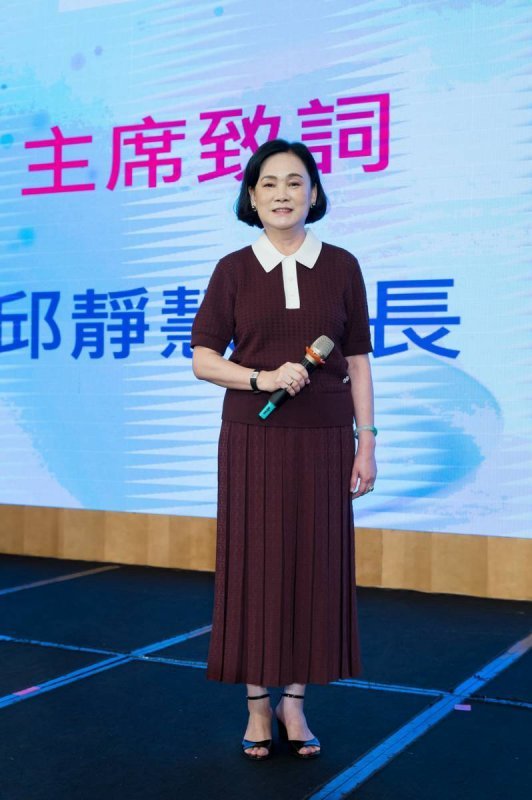 邱靜慧會長表示,公益服務不只是金錢上的捐助,更重要的是親自走進機構、了解需求 邱靜慧會長表示,公益服務不只是金錢上的捐助,更重要的是親自走進機構、了解需求