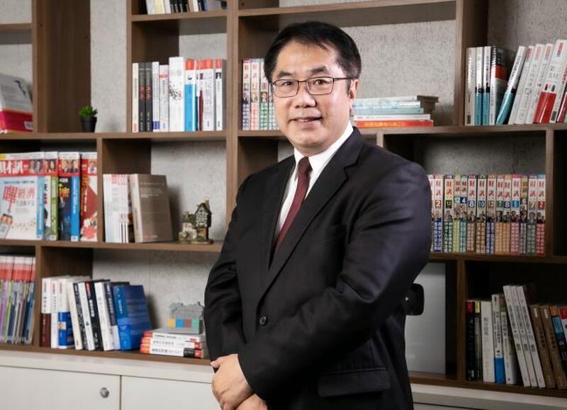 黃偉哲滿意度六都進步最多　建設、招商、政策三箭齊發　市民有感支持升溫