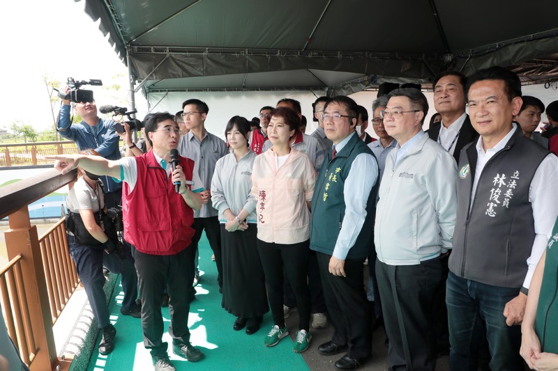 行政院長卓榮泰視察曾文溪排水  黃偉哲親自陪同爭取補助推動水利建設