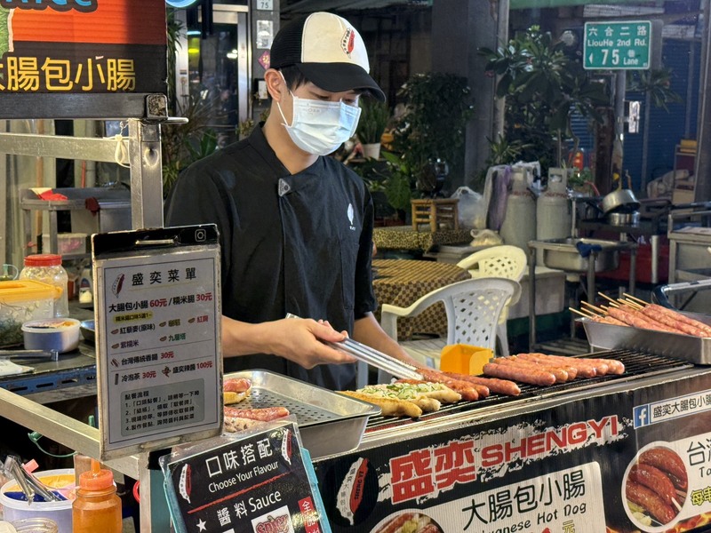 盛奕大腸包小腸 六合夜市的在地美味 票選編號1